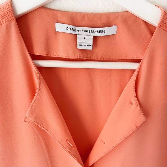 DVF Dana Oversized Button Blouse in Salmon Coral S - Picture 3 of 8